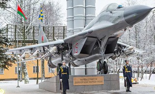 Поздравление министра обороны Республики Беларусь с 15-летием со дня образования командования ВВС и войск ПВО