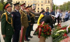 Площадь Победы. Возложение