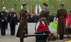 Представители Министерства обороны возложили цветы к памятному знаку «Ахвярам Чарнобыля»